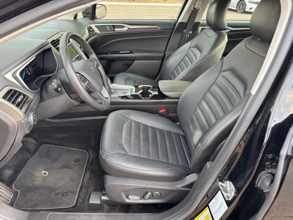 Used 2016 Black Ford SE image 5