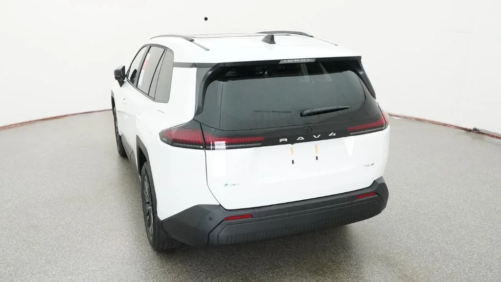 New 2026 Ice Cap Toyota XLE Premium image 5