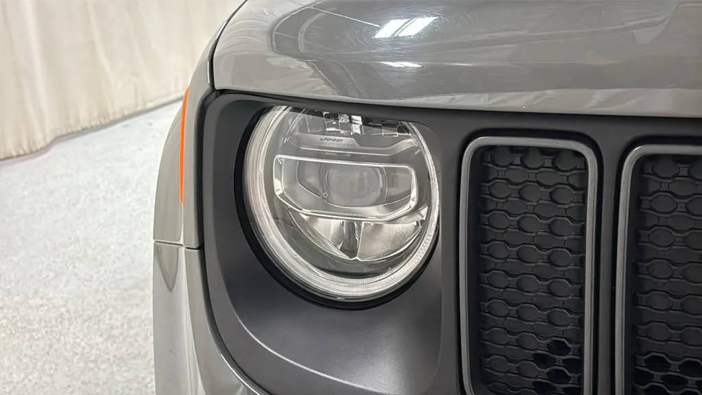 Used 2023 Gray Jeep Trailhawk 4x4 image 17