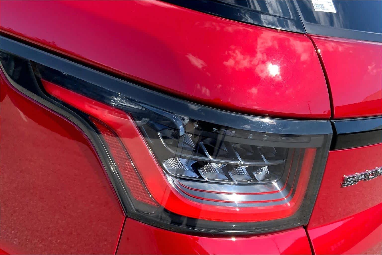 Used 2018 Firenze Red Metallic Land Rover HSE Dynamic image 29