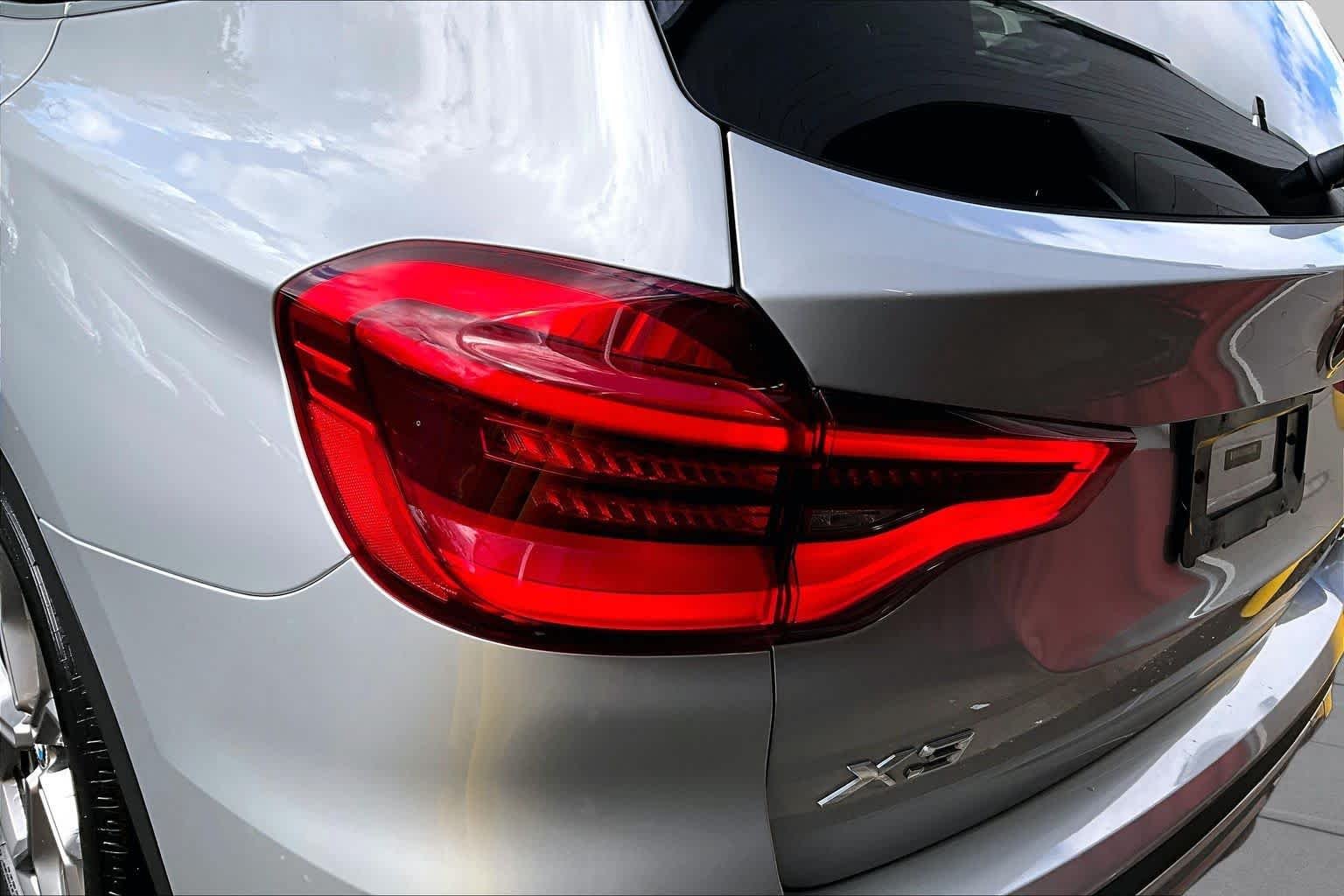 Used 2020 Glacier Silver Metallic BMW xDrive30i image 28