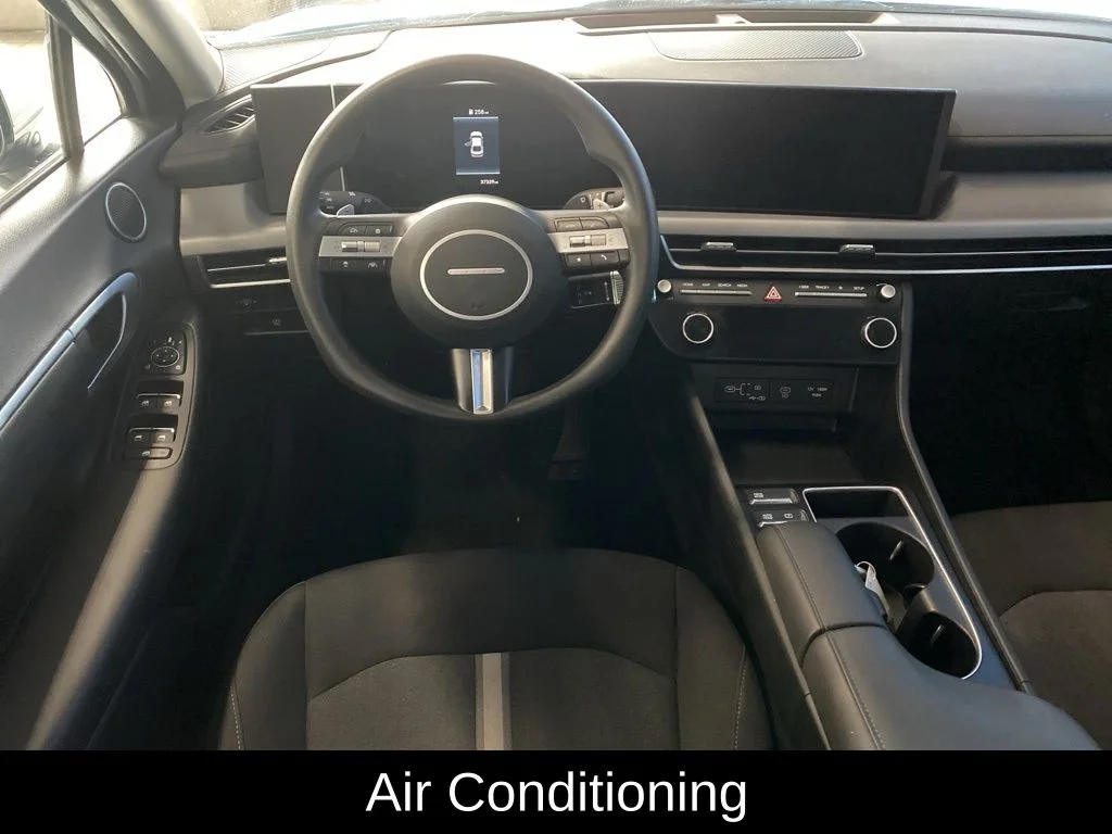 Used 2025 Silver Hyundai SEL image 5