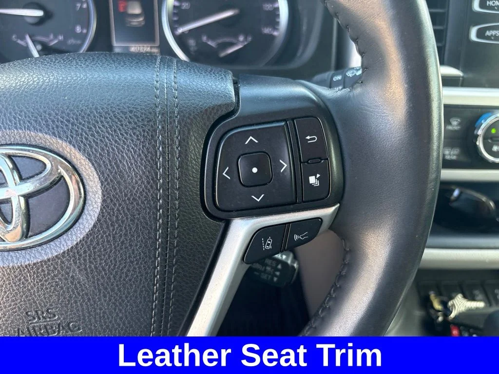 Used 2019 Green Toyota XLE image 18
