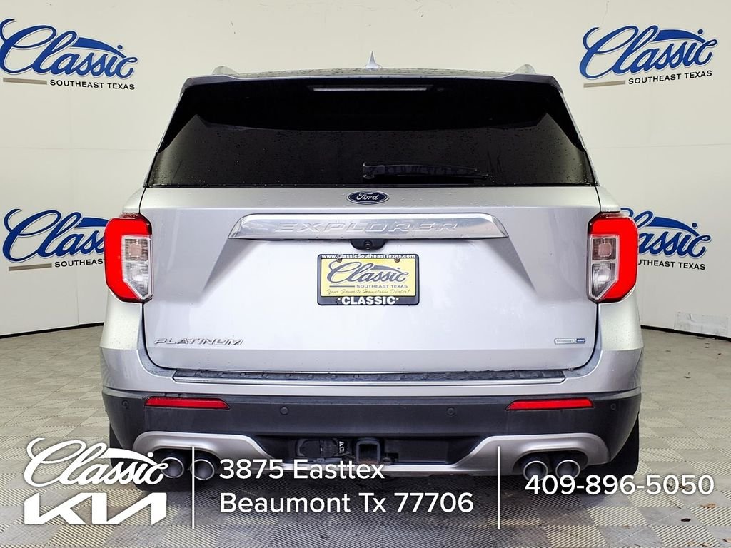 Used 2020 Silver Ford Platinum image 4