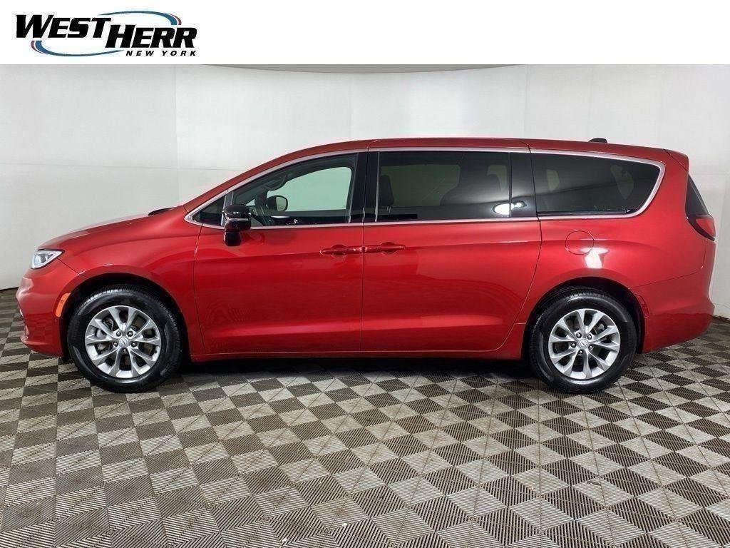 Used 2026 Red Hot Pearlcoat Chrysler Select AWD image 26