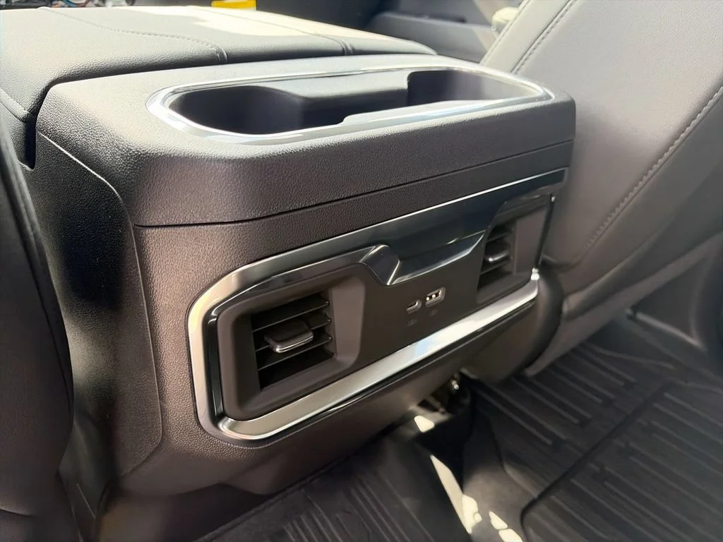 New 2026 Onyx Black GMC Elevation image 29