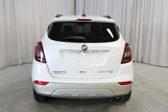 Used 2022 White Frost Tricoat Buick Preferred image 28