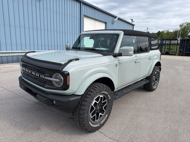 2023 Ford Bronco Outer Banks 4x4's photo