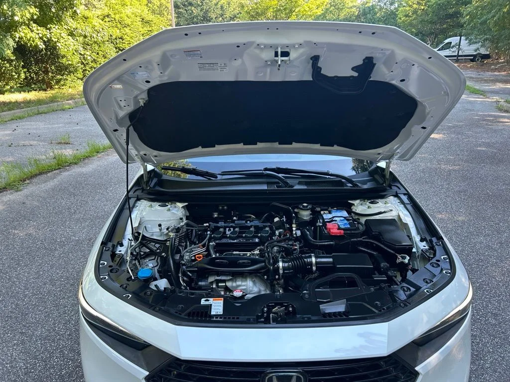 Used 2023 White Honda EX image 12