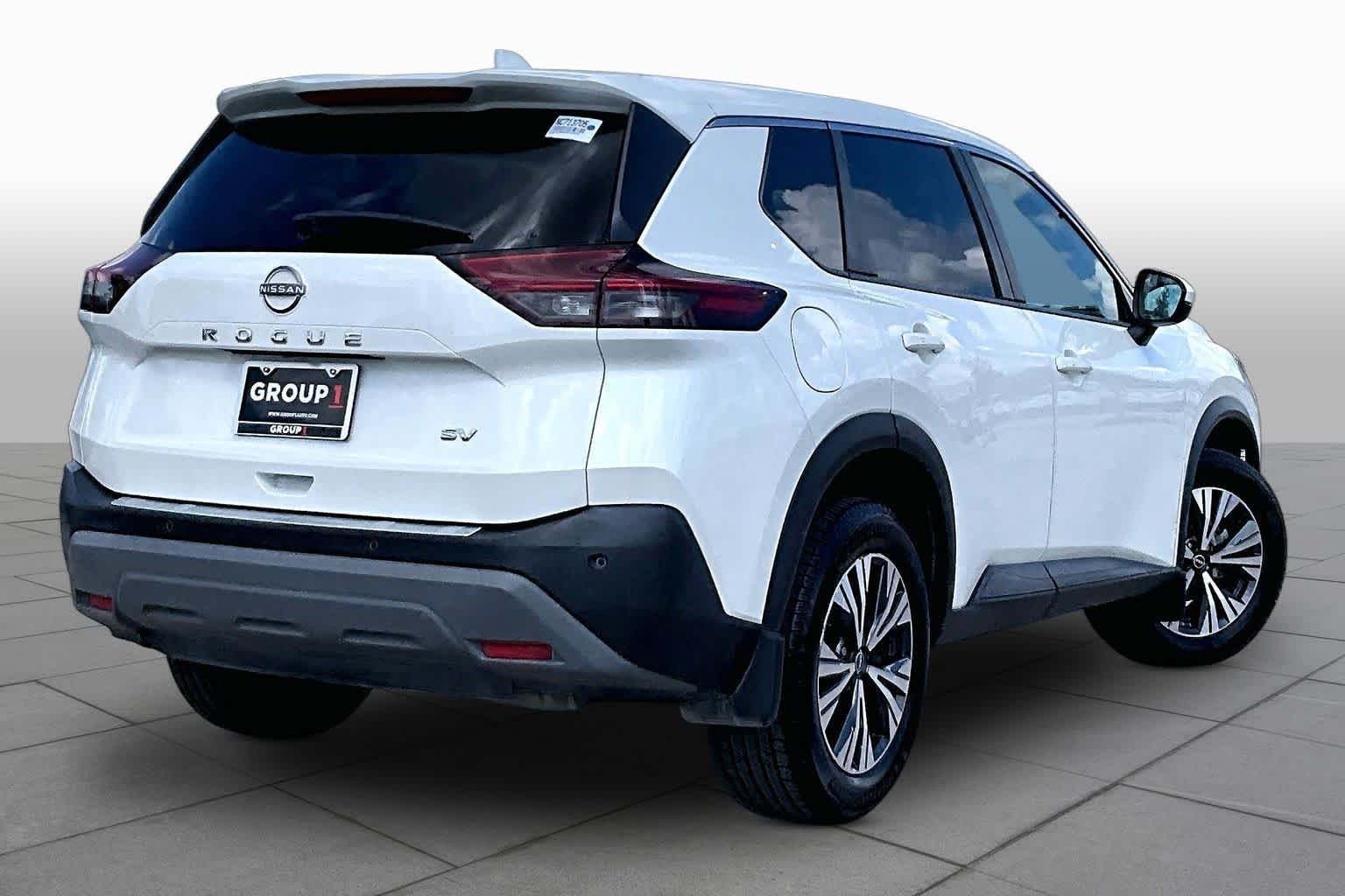 Used 2022 Pearl White Tricoat Nissan SV image 13