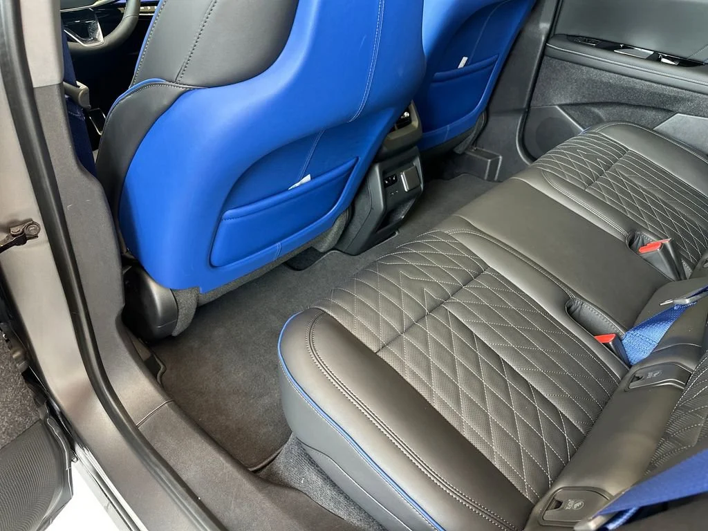 2026 Cadillac OPTIQ V-Series - Photo 31
