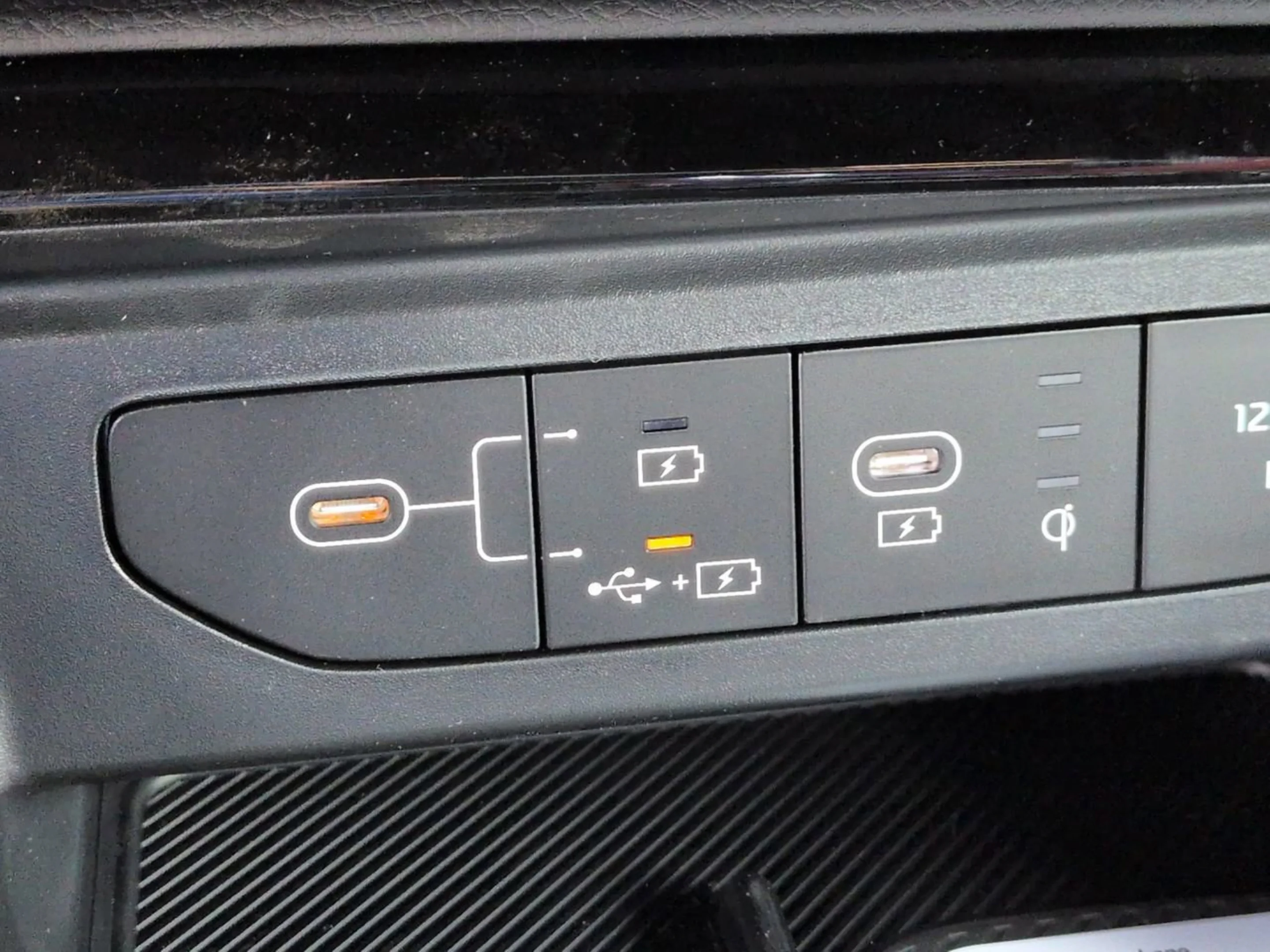 New 2026 Snow White Pearl Kia GT-Line image 21