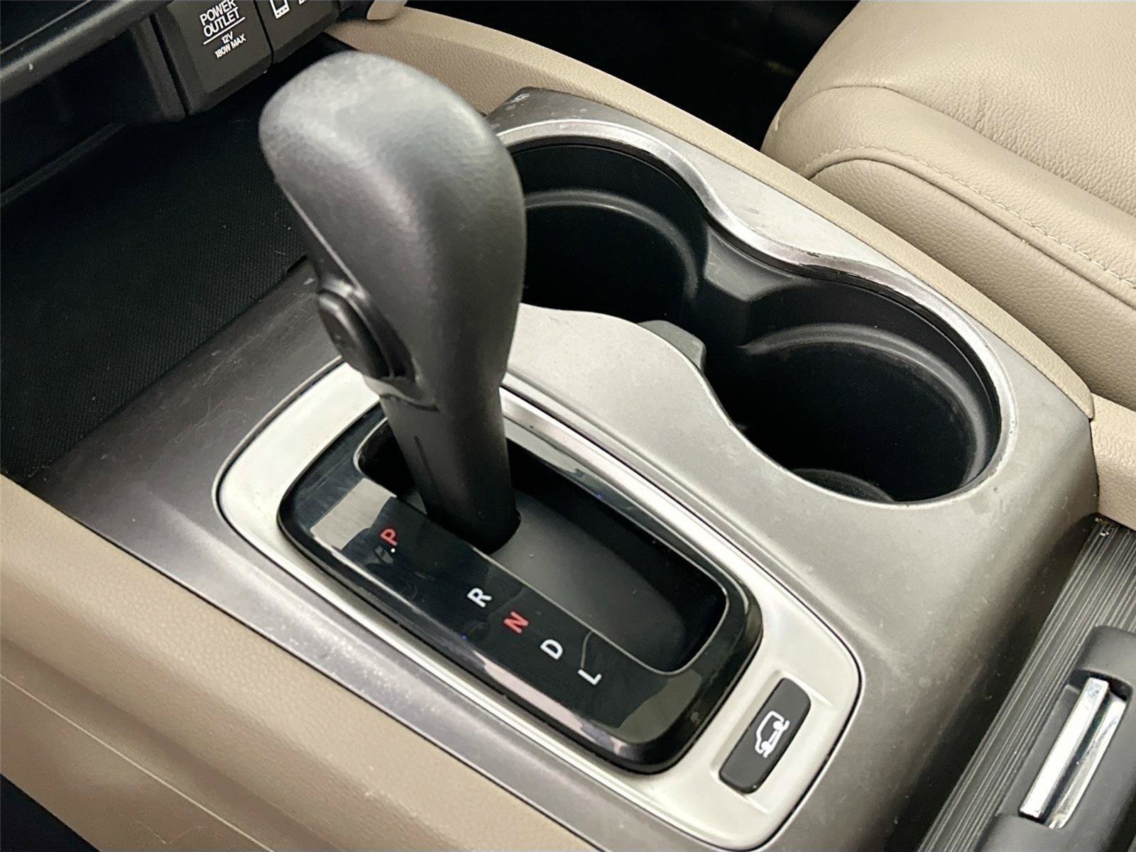 Used 2020 Platinum White Pearl Honda EX-L image 30