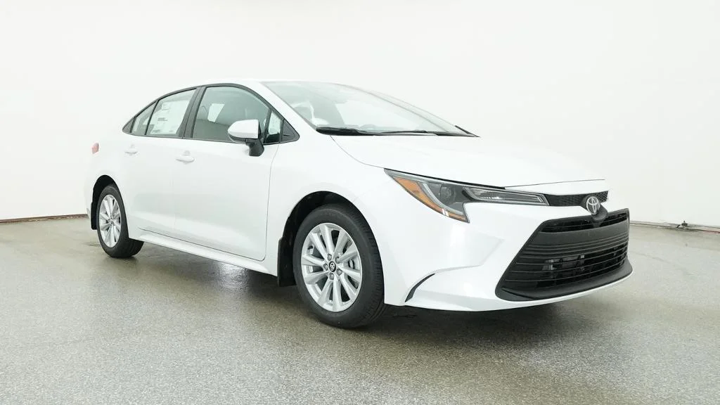New 2027 Wind Chill Pearl Toyota LE image 9