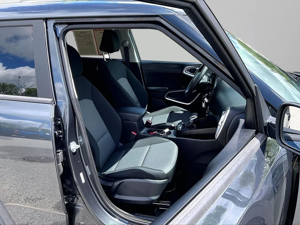 2025 Kia Soul LX - Photo 8