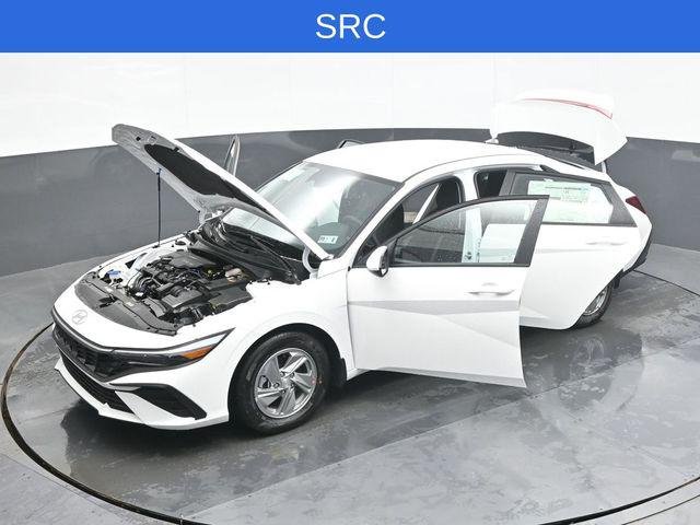 New 2026 White Hyundai SE image 28