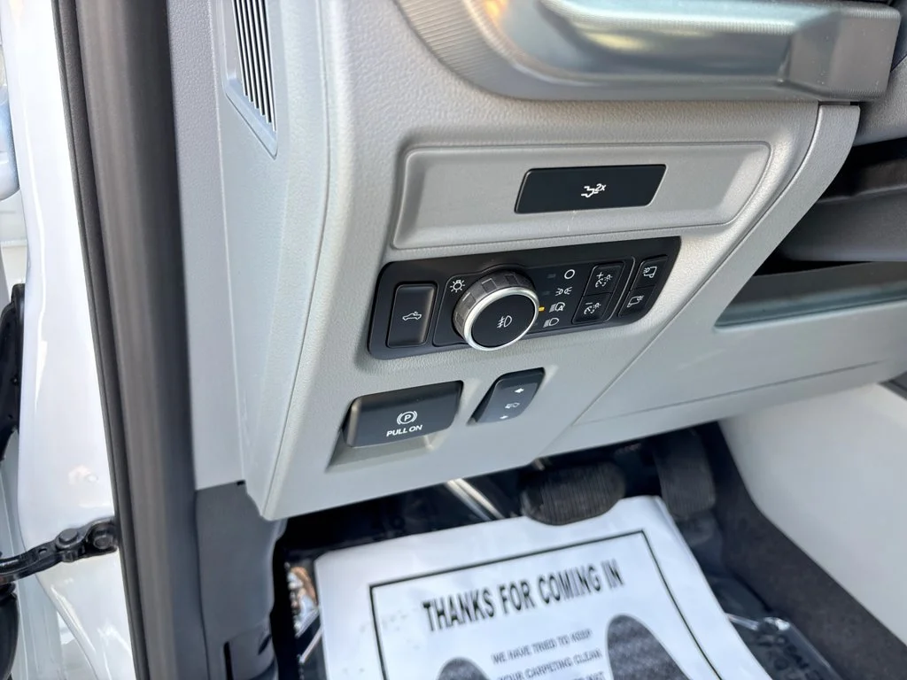 New 2026 Oxford White Ford Lariat® image 29