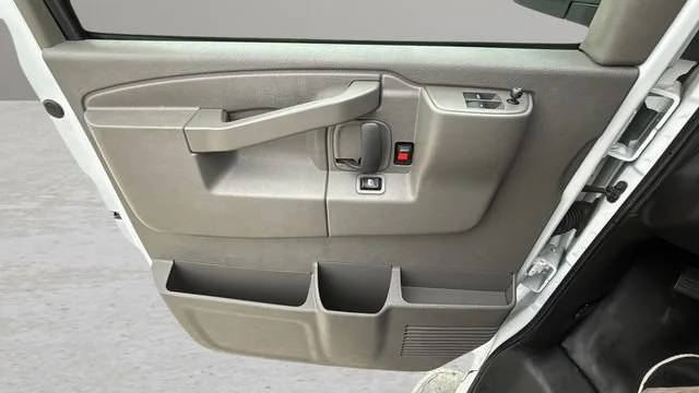 Used 2024 Summit White GMC Work Van image 17