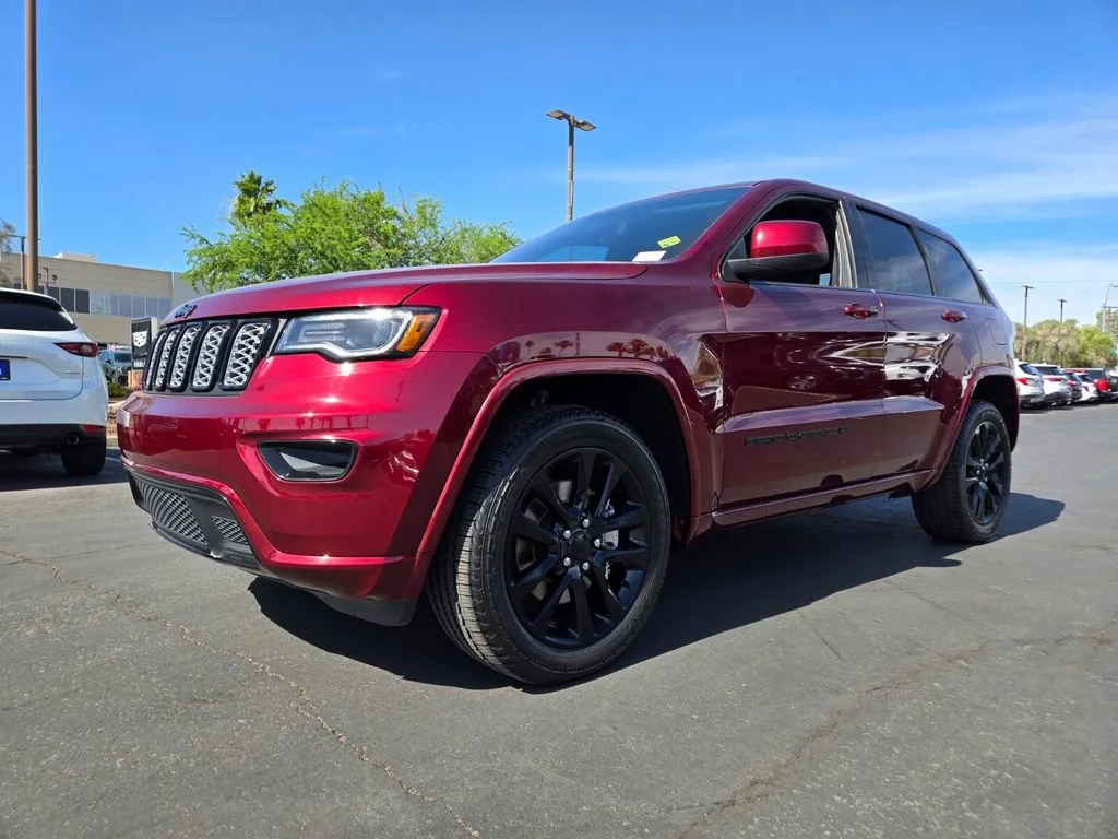Used 2022 Velvet Red Pearlc Jeep Laredo X image 2