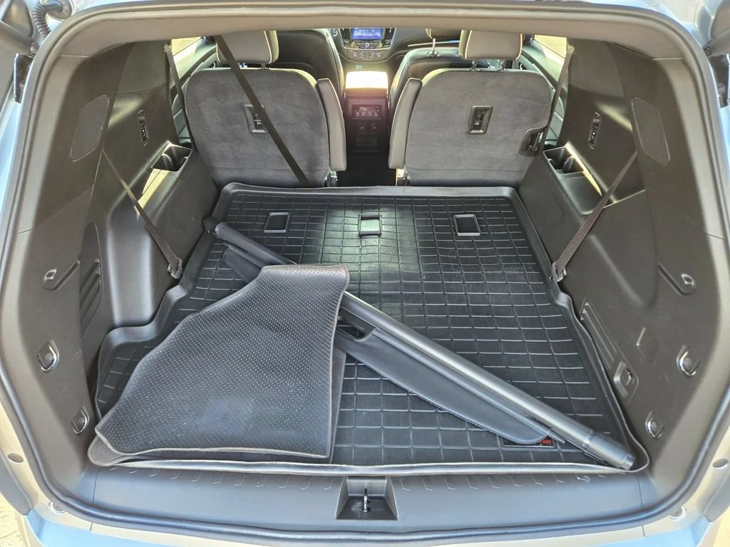 Used 2023 Sterling Gray Metallic Chevrolet Premier image 13