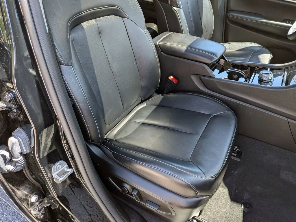 Used 2023 Black Jeep Limited image 29