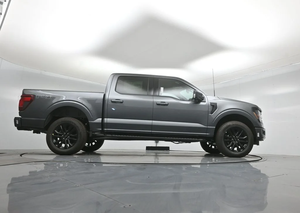New 2026 Carbonized Gray Metallic Ford XLT image 45