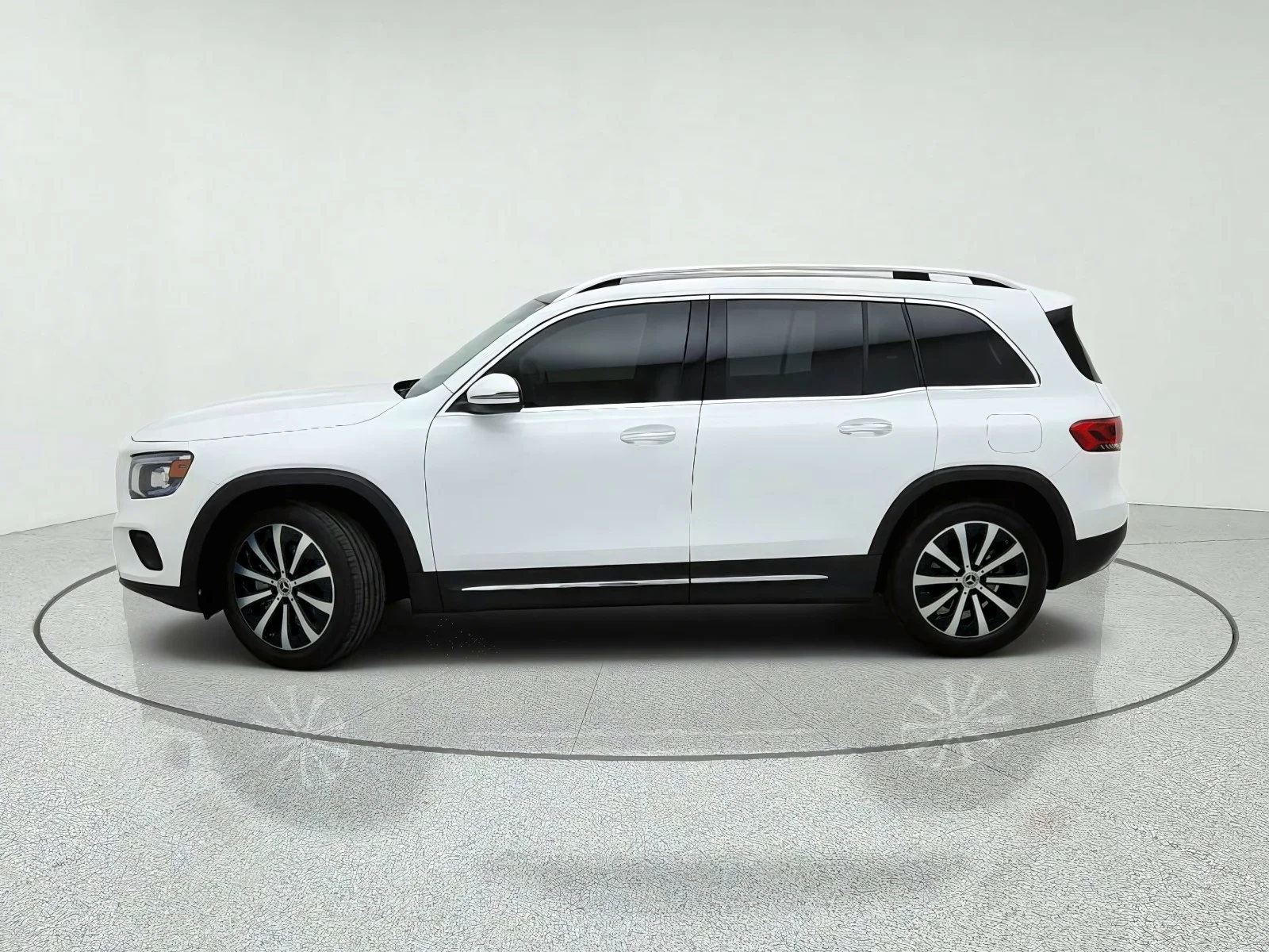 Certified Used 2023 Polar White Mercedes-Benz GLB 250 image 14