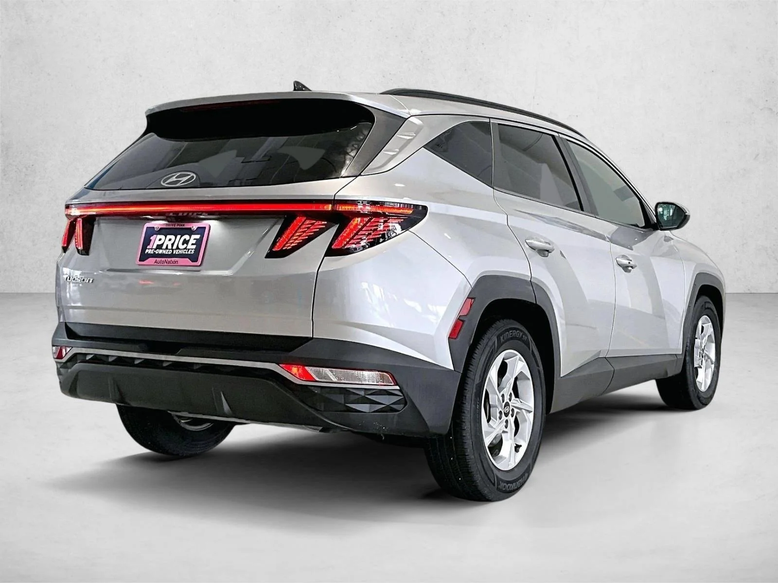 Used 2022 Shimmering Silver Hyundai SEL image 2