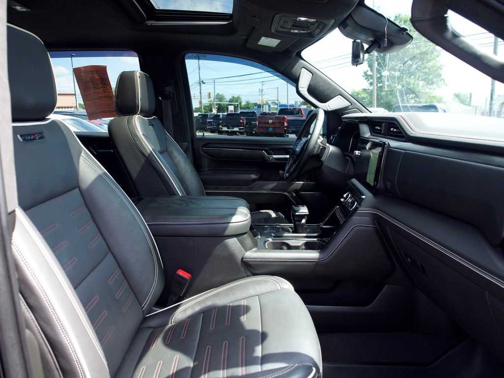 Used 2023 ONYX BLACK GMC AT4X image 29