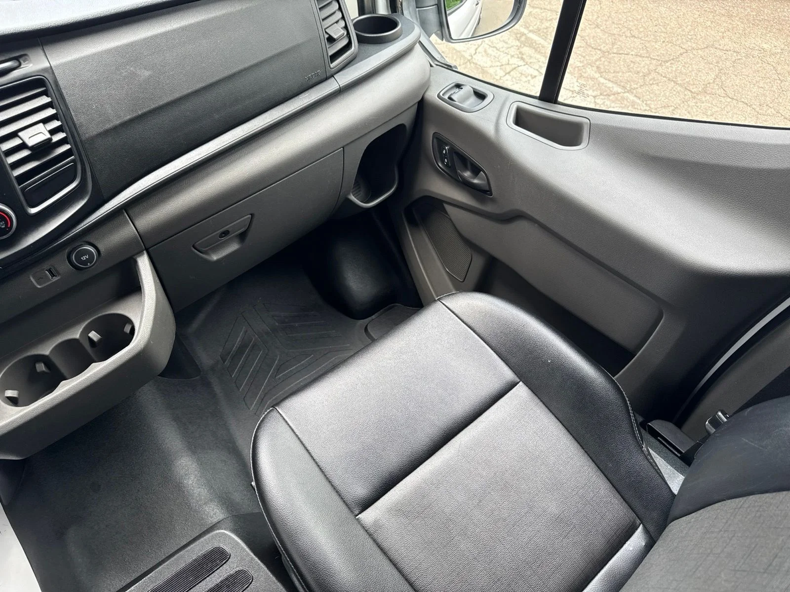 Used 2022 Oxford White Ford Base image 27