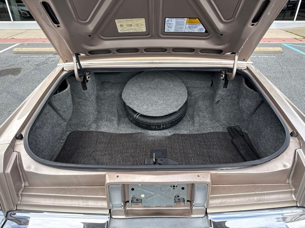Used 1992 Brown Cadillac Base image 9