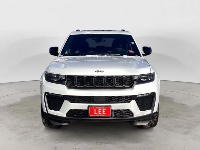 New 2026 Bright White Clearcoat Jeep LIMITED 4X4 image 9