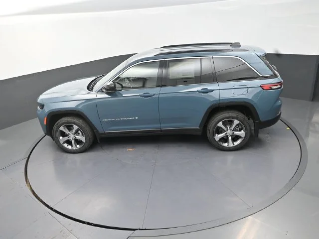 New 2026 Steel Blue Exterior Paint Jeep Limited image 13
