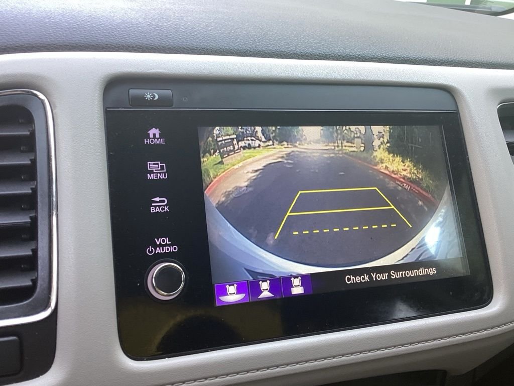 Used 2022 White Honda EX image 15