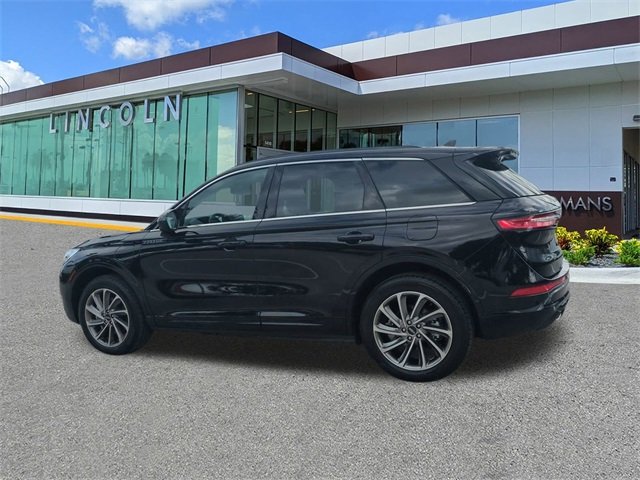 2025 Lincoln Corsair Grand Touring photo 4