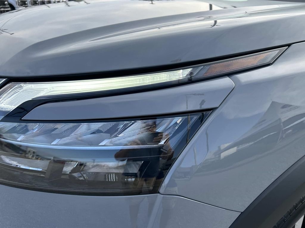 Certified Used 2025 Boulder Gray Metallic Nissan Platinum image 9