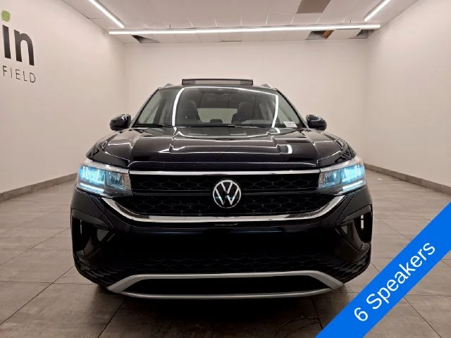 Used 2024 Deep Black Pearl Effect Volkswagen 1.5T SE image 7