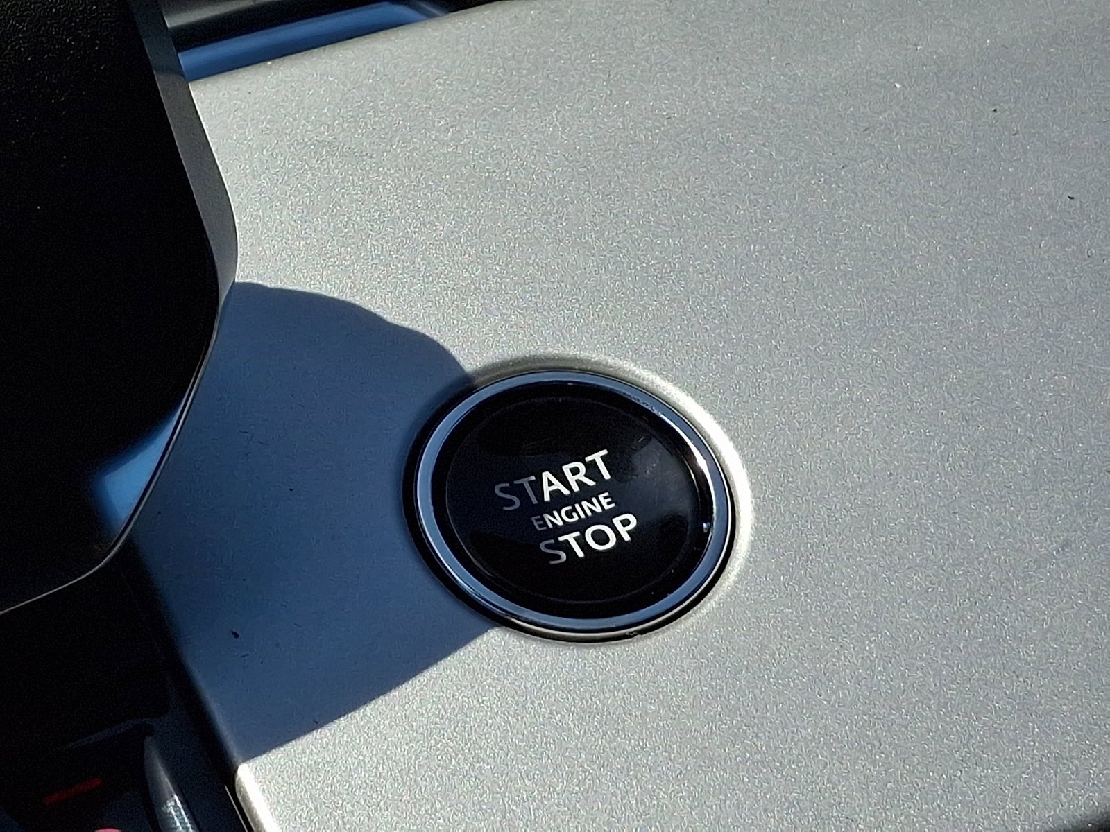 New 2026 Santorini Black Land Rover SE image 18