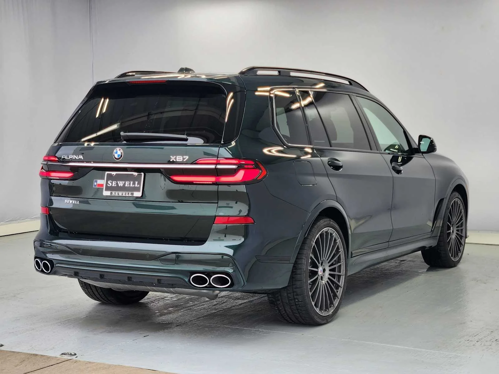 Used 2026 Oxford Green II Metallic BMW ALPINA XB7 image 4