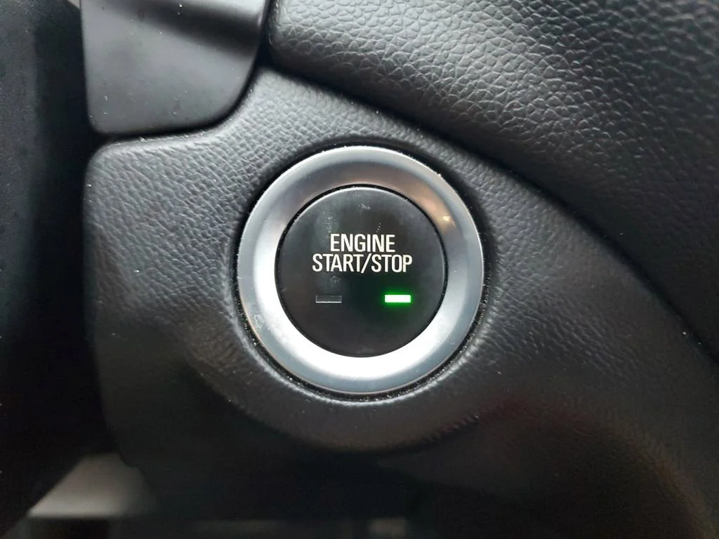 Used 2019 IRIDESCENT PEARL TRICOAT Chevrolet LT image 22