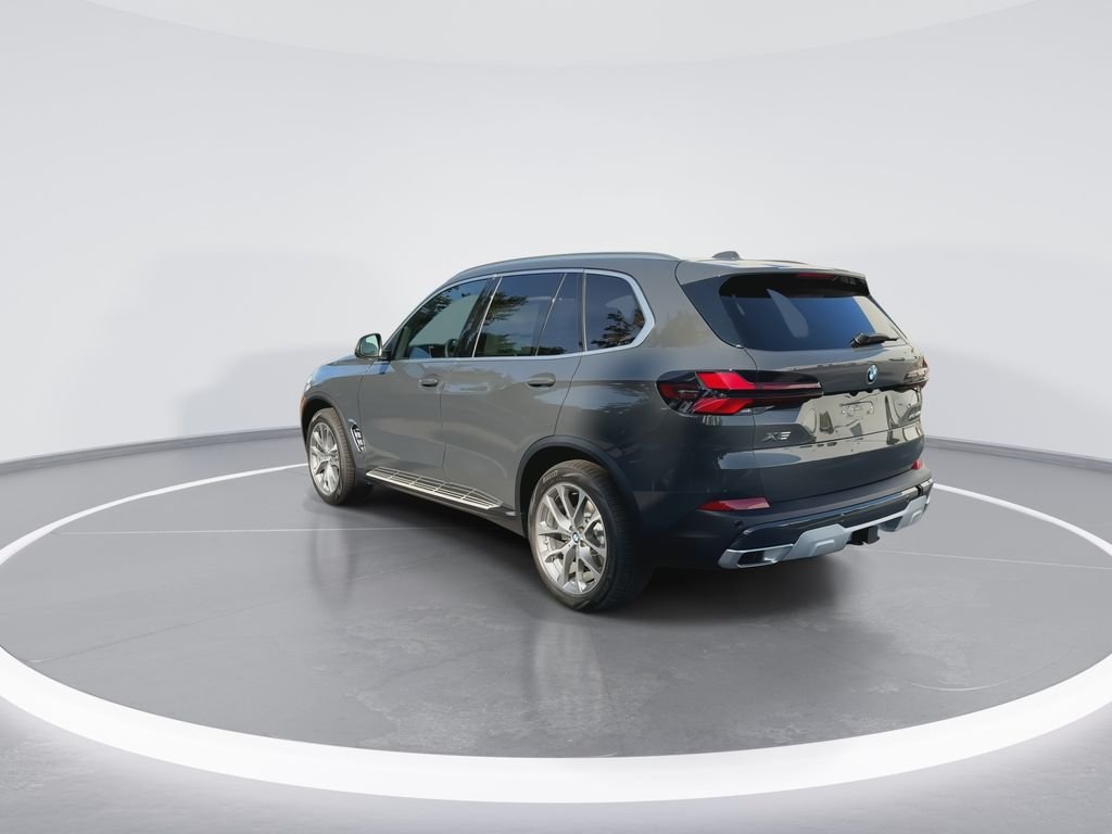 New 2026 Gray Metallic BMW xDrive40i image 6