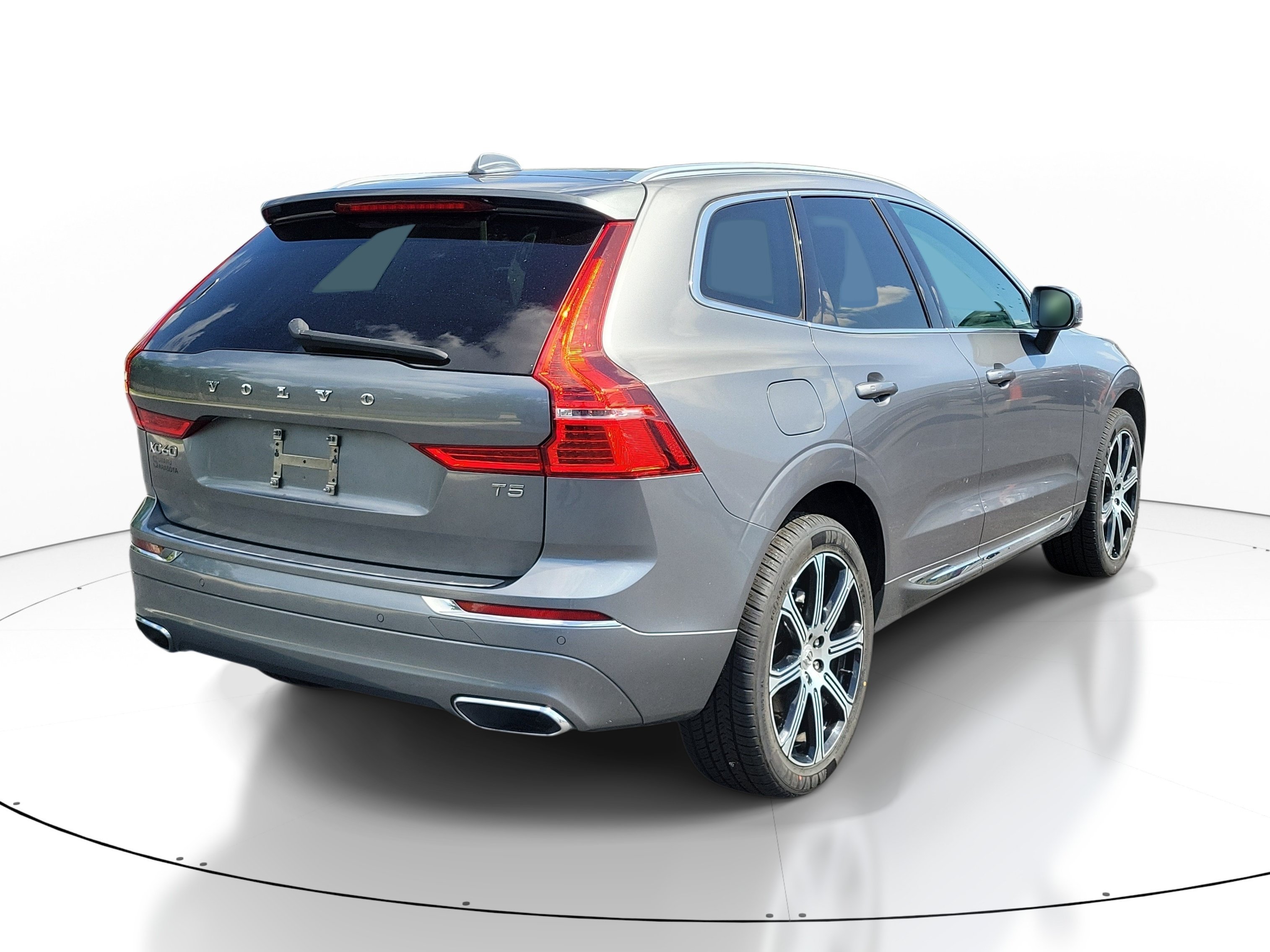 Used 2021 Osmium Gray Metallic Volvo Inscription image 5