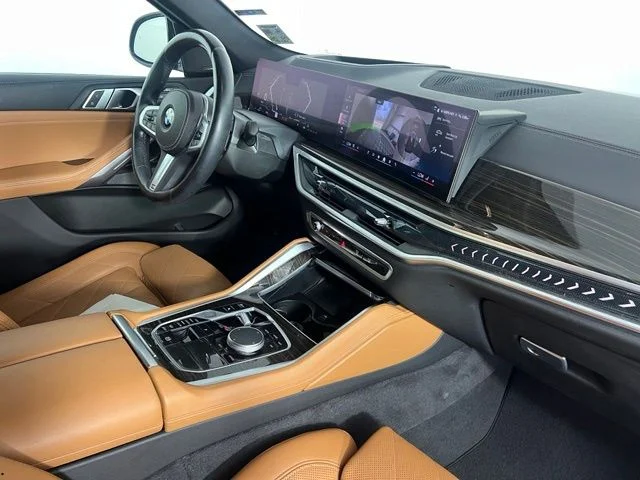 Used 2024 Red BMW xDrive40i image 42