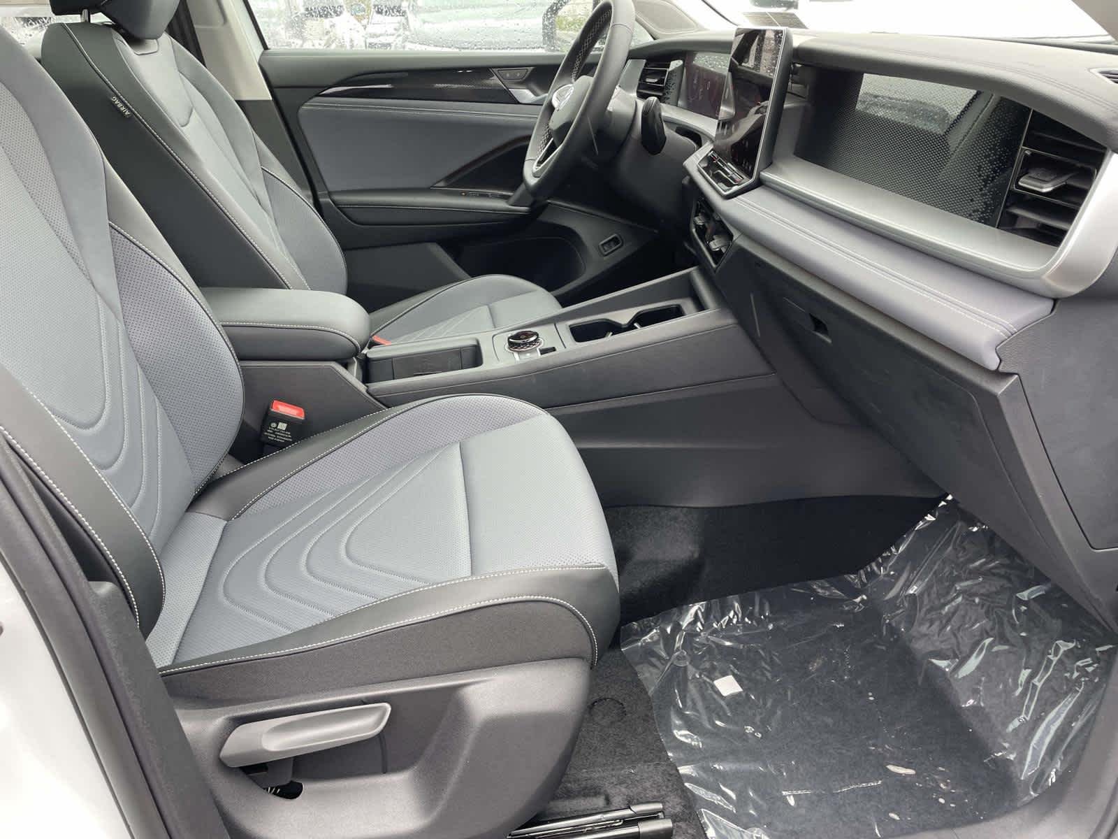 New 2026 Pure White Volkswagen SE image 20
