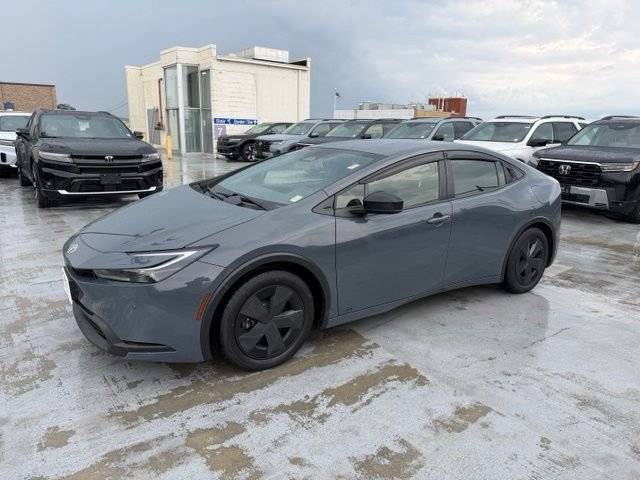 Used 2023 Gray Toyota LE image 3