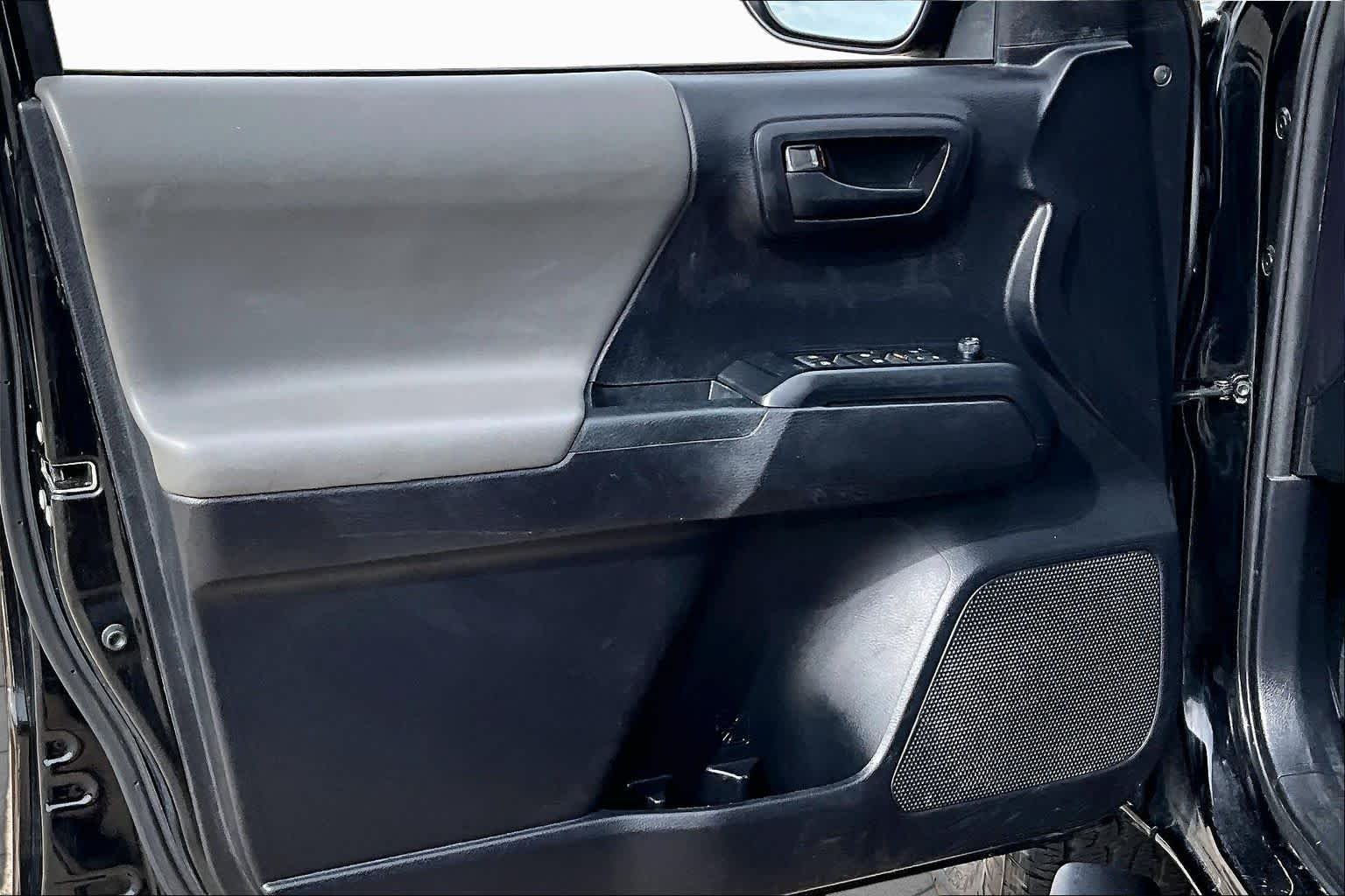 Used 2020 Midnight Black Metallic Toyota SR image 21