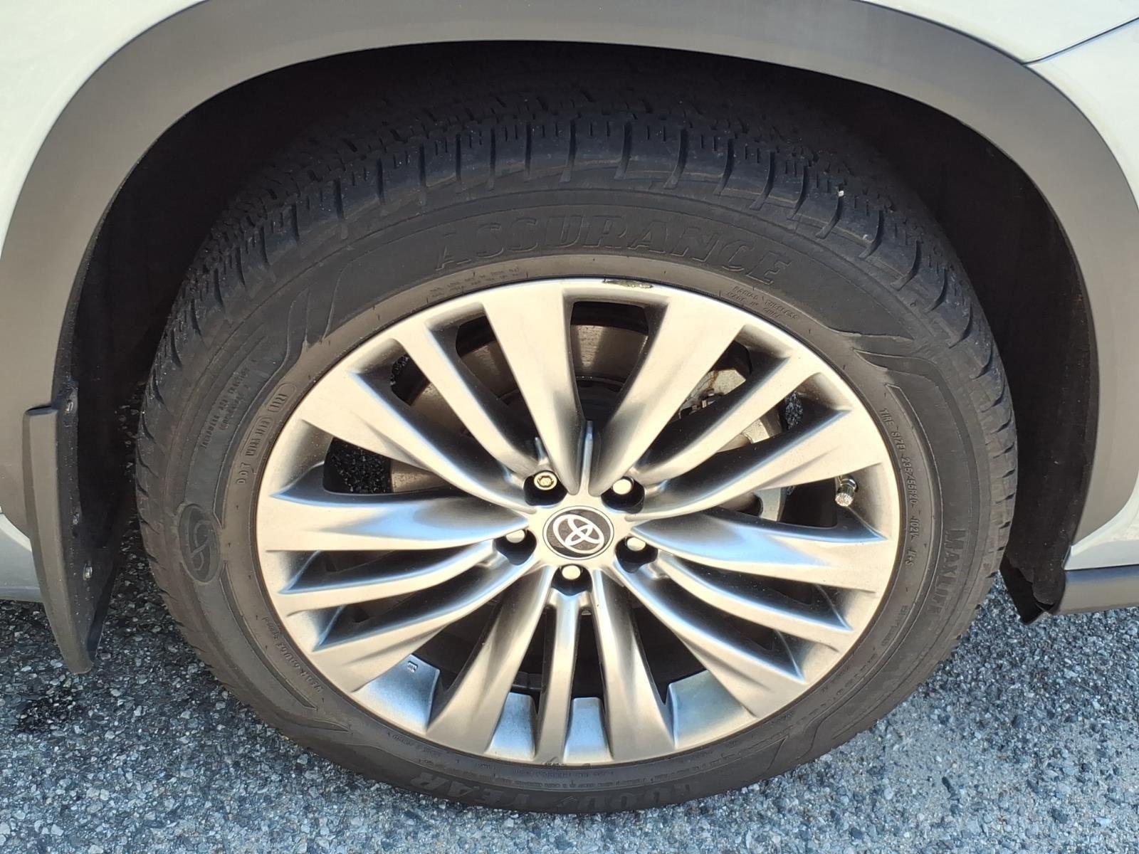 Used 2022  TOYOTA PLAT image 9
