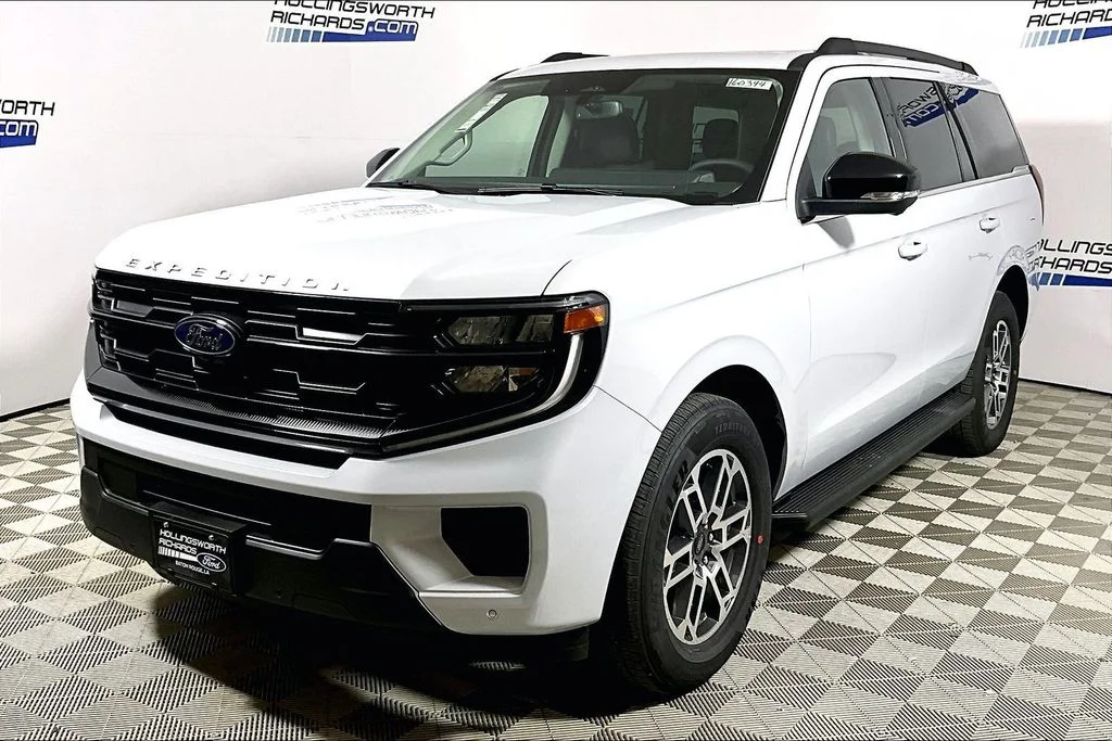 2026 Ford Expedition Active's photo