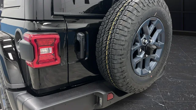 New 2026 Black Clear-Coat Exterior Paint Jeep 85th Anniversary Edition image 37