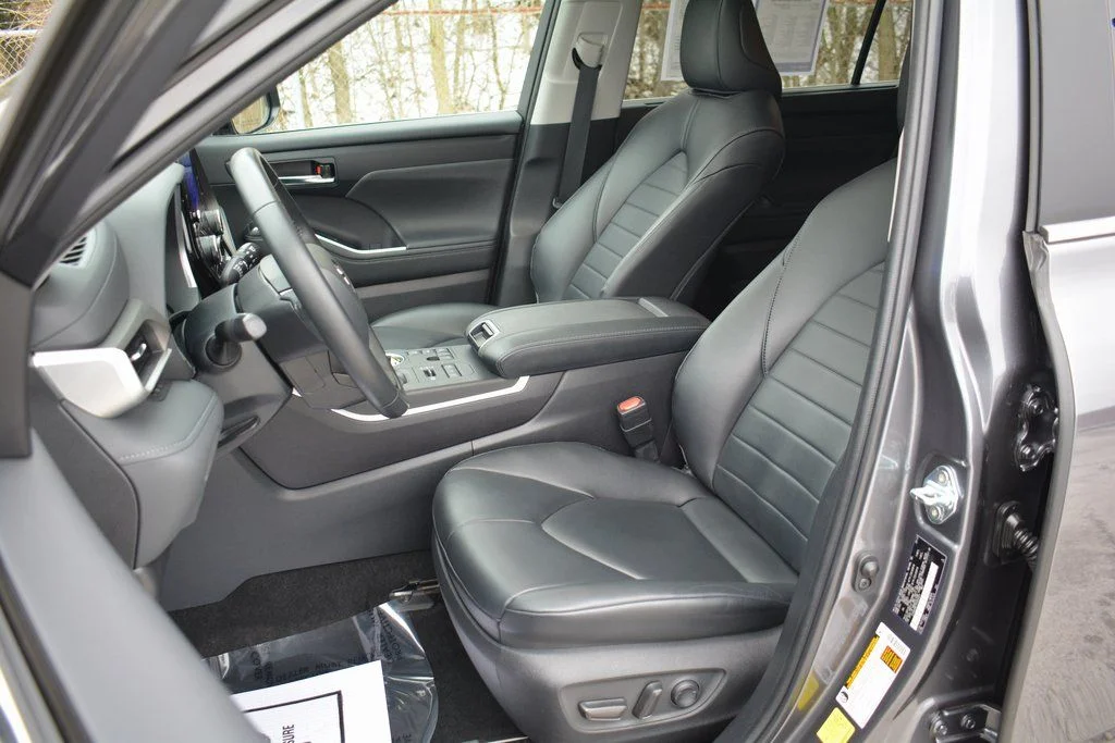 2023 Toyota Highlander XLE - Photo 10